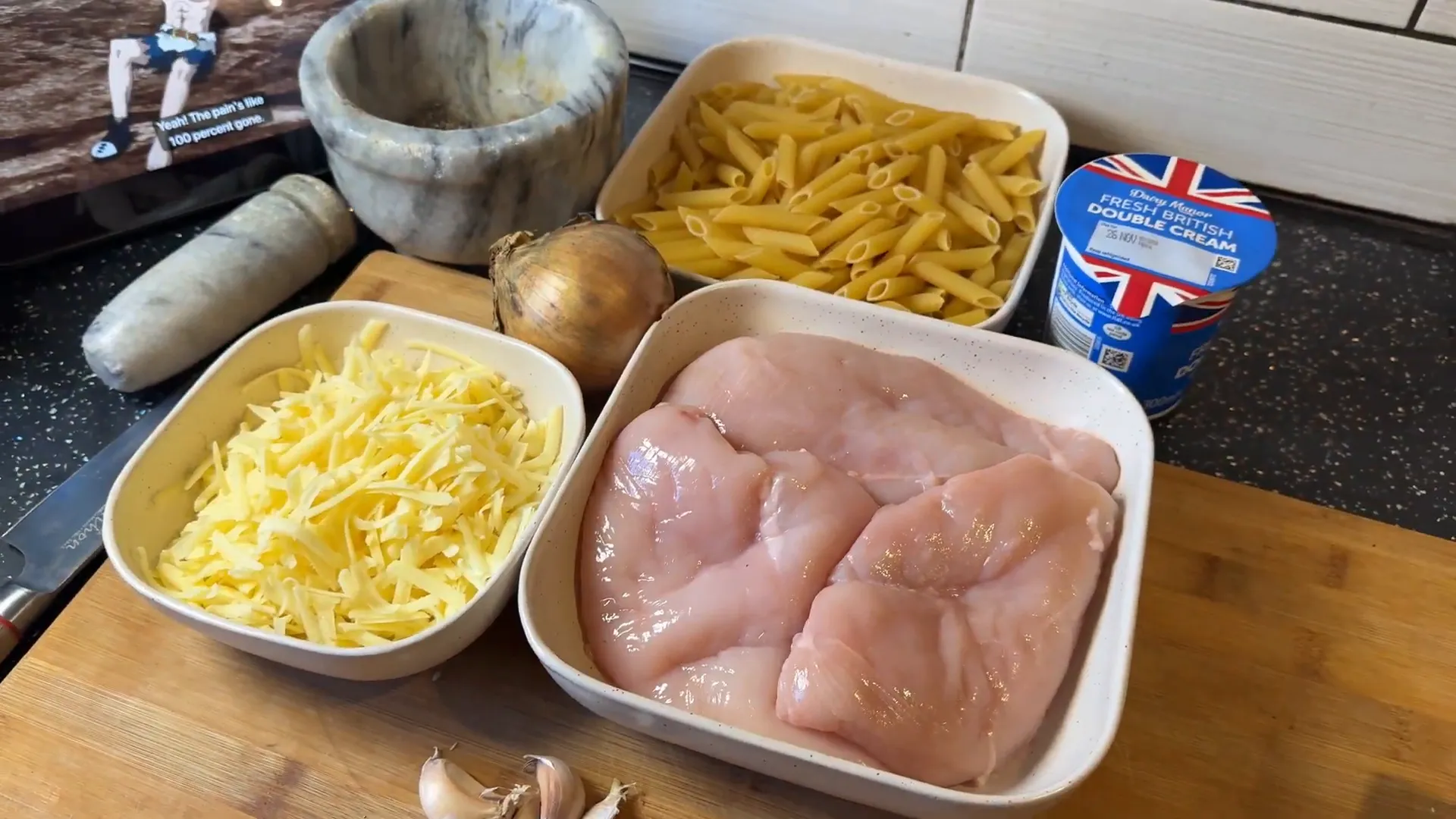 Ingredients for creamy chicken pasta